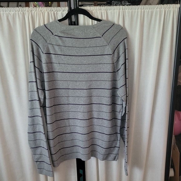 Banana Republic size large men's striped long sleeve sweater, good condition - Picture 4 of 4